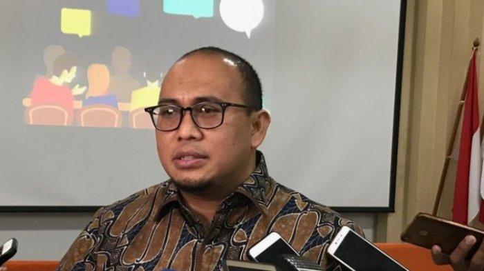 Sentil Pembuat Kisruh dan Bersyukur Atas Sidang Perdana MK